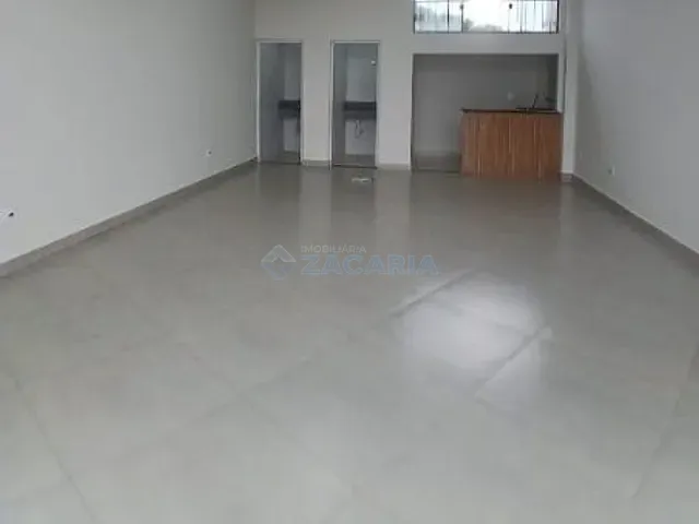 Sala com 45m², para alugar, no bairro Núcleo Habitacional Dom Romeu Alberti em Apucarana