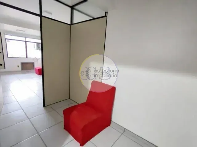 Sala à venda ou para alugar, no bairro Centro em Pelotas