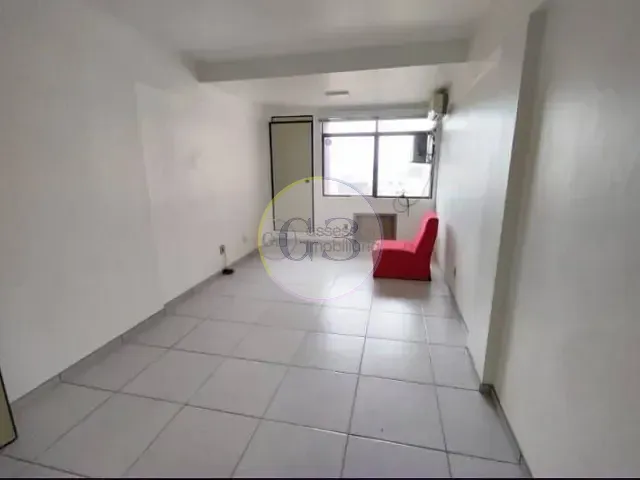 Sala à venda ou para alugar, no bairro Centro em Pelotas