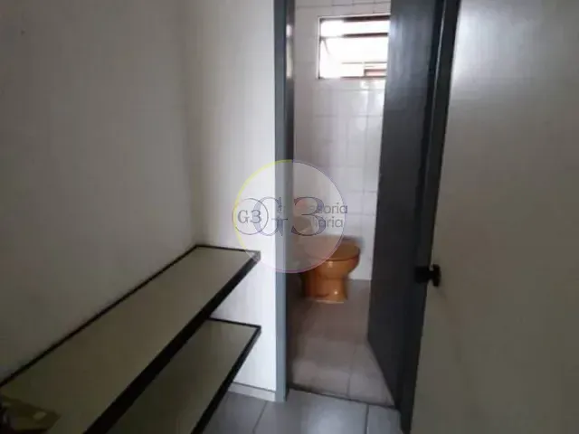 Sala à venda ou para alugar, no bairro Centro em Pelotas