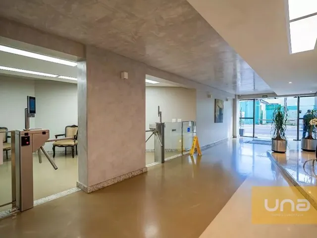 Sala à venda ou para alugar, no bairro Centro em Curitiba