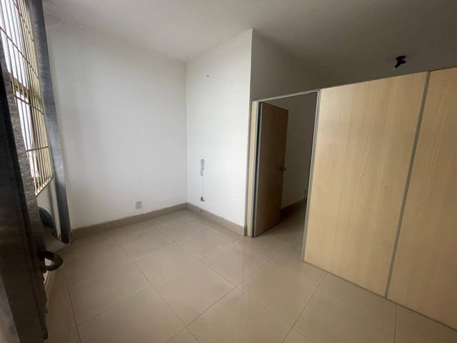 Foto do Loja - SALA para locação, Pico do Amor, Cuiabá-MT, Av. General de Mello, 30 M² úteis, DIVISÓRIAS, 10 VAGAS livres, ÓTIMO PONTO COMERCIAL, LOC+IPTU+ÁGUA incluso, | Lyah Jaudy Imóveis