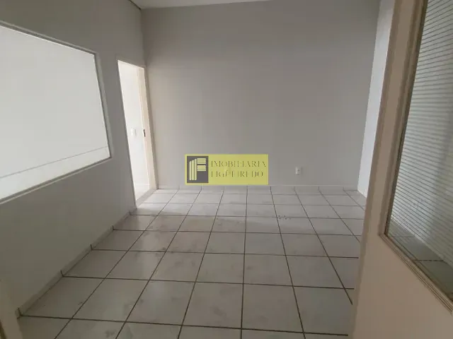 Sala com 40m², para alugar, no bairro Centro em São José do Rio Preto