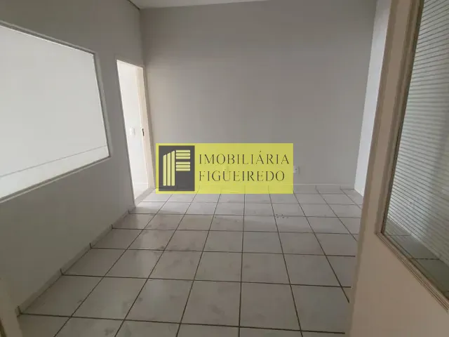 Sala com 40m², para alugar, no bairro Centro em São José do Rio Preto