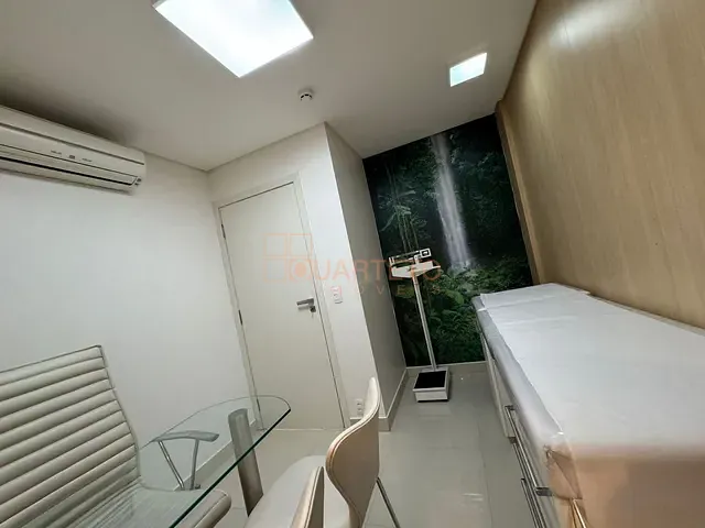 Sala à venda, no bairro Pinheiros em São Paulo