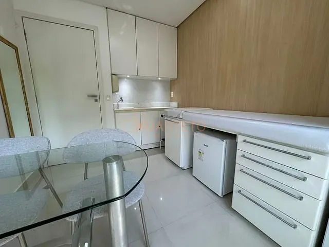 Sala à venda, no bairro Pinheiros em São Paulo