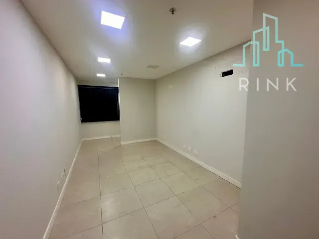 Sala com 24m², para alugar, no bairro Alcântara em São Gonçalo