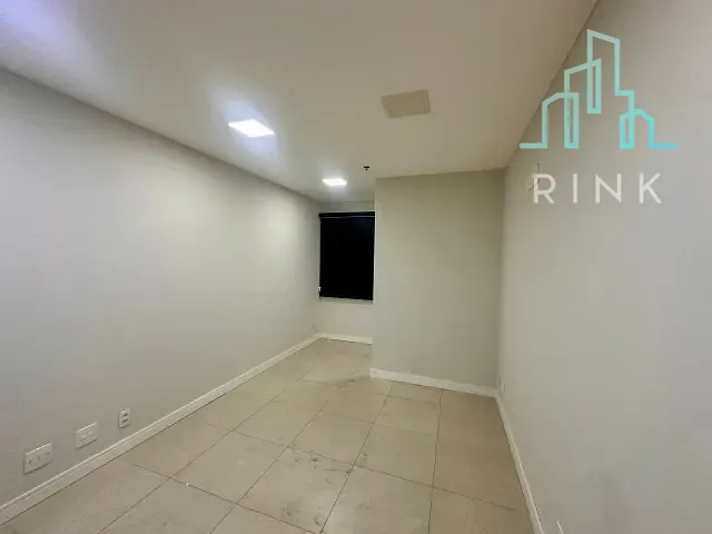 Sala com 24m², para alugar, no bairro Alcântara em São Gonçalo