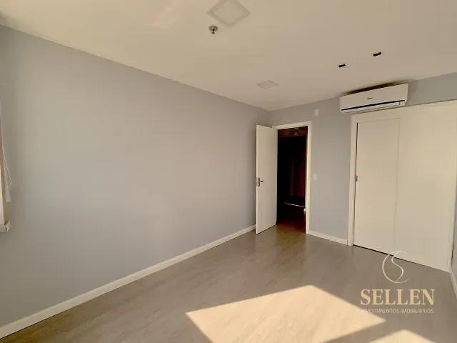 Sala com 68m², à venda, no bairro Menino Deus em Porto Alegre