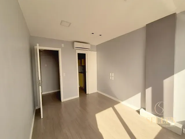 Sala com 68m², à venda, no bairro Menino Deus em Porto Alegre