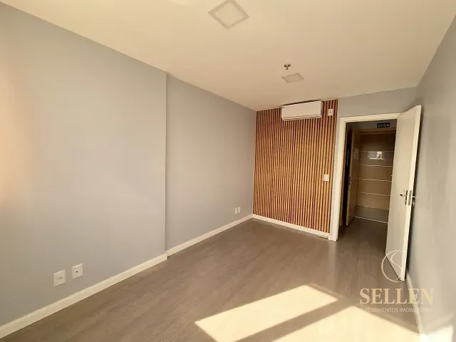 Sala com 68m², à venda, no bairro Menino Deus em Porto Alegre