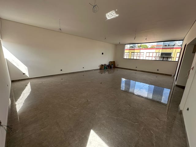 Sala com 200m², para alugar, no bairro Centro em Extrema