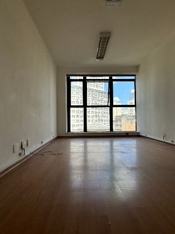 Sala à venda, no bairro Centro em Rio de Janeiro
