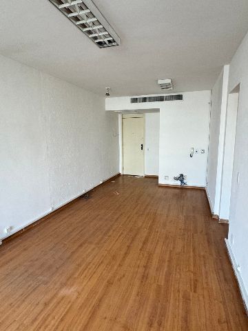 Sala à venda, no bairro Centro em Rio de Janeiro