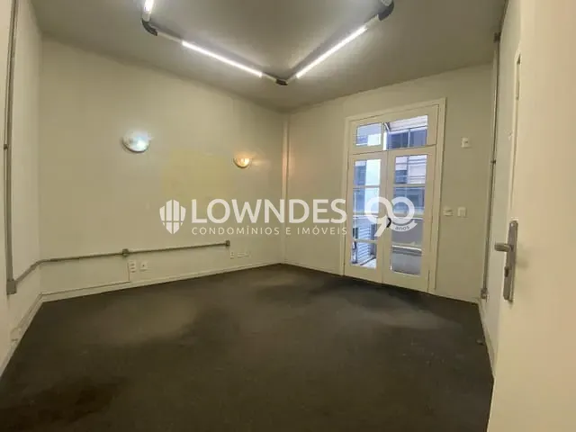 Conjunto comercial com 222m², para alugar, no bairro Centro em Rio De Janeiro