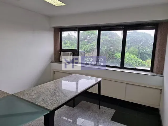 Sala à venda, no bairro Barra da Tijuca em Rio de Janeiro