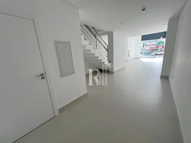 Sala para alugar, no bairro Centro em Itapema