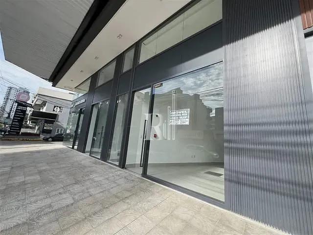 Sala para alugar, no bairro Centro em Itapema