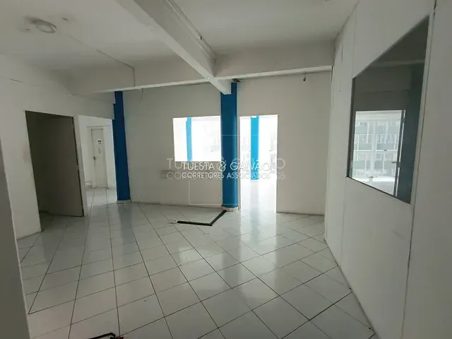 Sala com 140m², para alugar, no bairro Centro em Curitiba