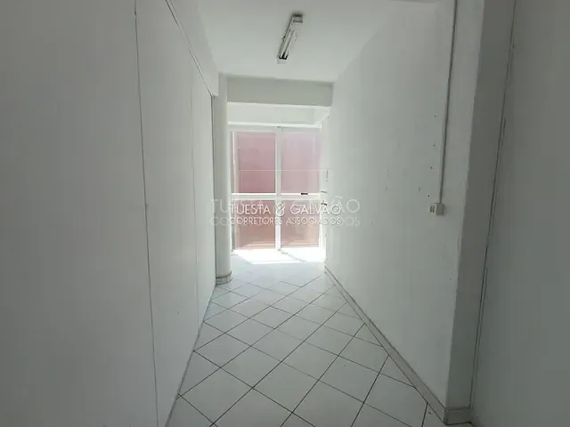 Sala com 140m², para alugar, no bairro Centro em Curitiba