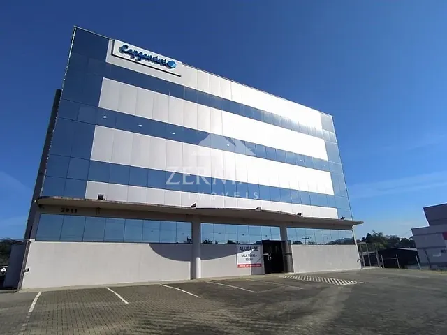 Sala com 900m², para alugar, no bairro Itoupava Central em Blumenau