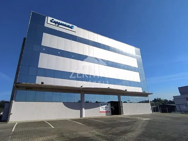 Sala com 900m², para alugar, no bairro Itoupava Central em Blumenau