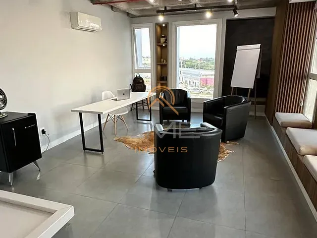 Sala à venda ou para alugar, no bairro Três Vendas em Pelotas