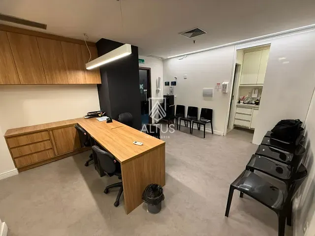 Sala para alugar, no bairro Caminho das Árvores em Salvador