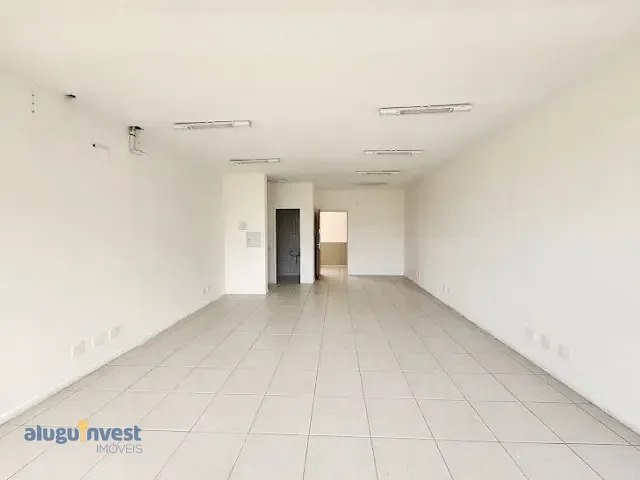 Sala para alugar, no bairro Saco Grande em Florianópolis