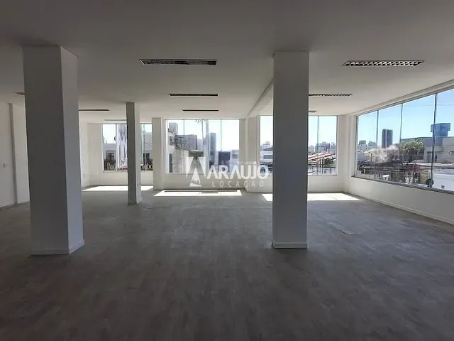 Sala para alugar, no bairro Centro em Navegantes