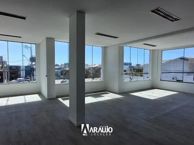 Sala para alugar, no bairro Centro em Navegantes