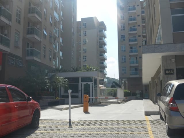 Foto do Sala - Excelente sala comercial, com banheiro, infraestrutura, frente, 1ª locação, vista para piscina | Hilmar