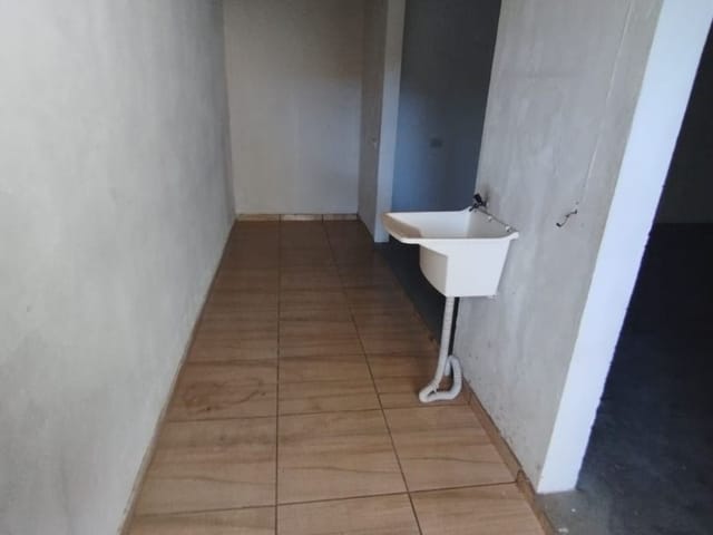 Sala para alugar, no bairro Conjunto Residencial Roberto Conceicao em Cambé