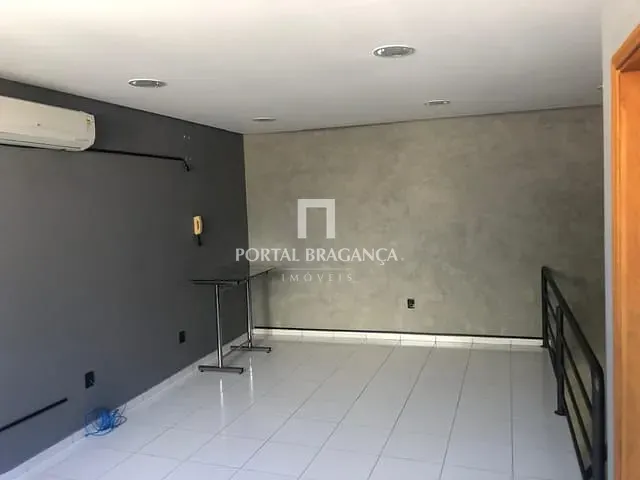 Sala para alugar, no bairro Centro em Bragança Paulista