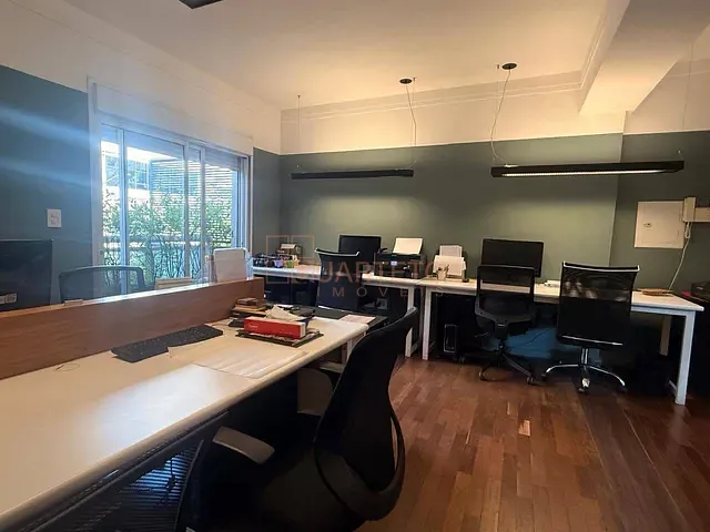 Sala à venda, no bairro Sumaré em São Paulo