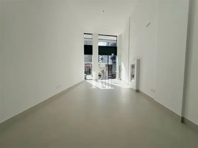 Sala para alugar, no bairro Centro em Itapema