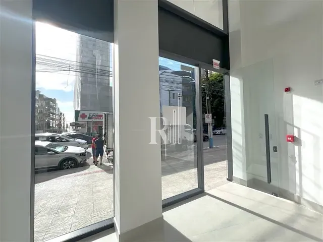 Sala para alugar, no bairro Centro em Itapema