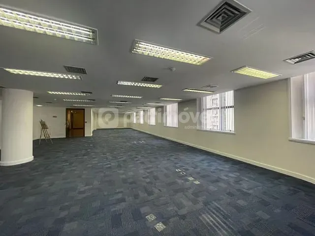 Sala com 268m², para alugar, no bairro Centro em Rio de Janeiro