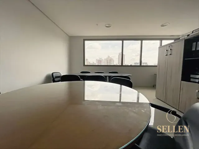 Sala à venda, no bairro Menino Deus em Porto Alegre