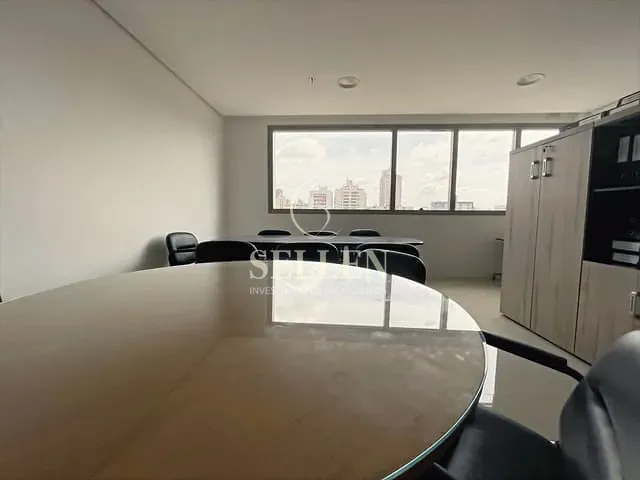 Sala à venda, no bairro Menino Deus em Porto Alegre