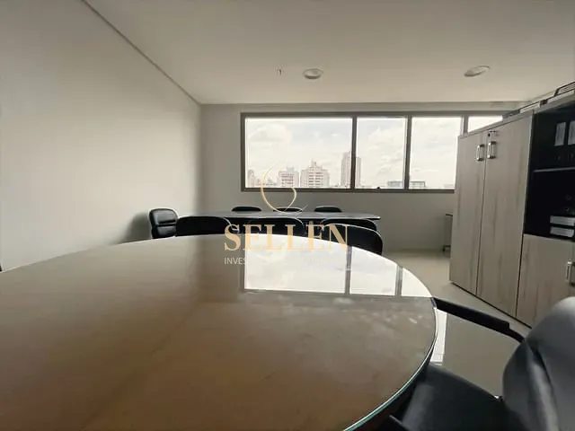 Sala à venda, no bairro Menino Deus em Porto Alegre