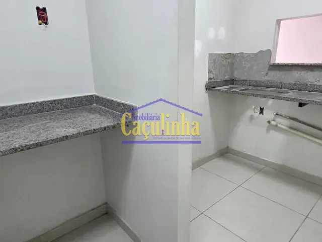 Sala com 120m², para alugar, no bairro Centro em Barra do Piraí