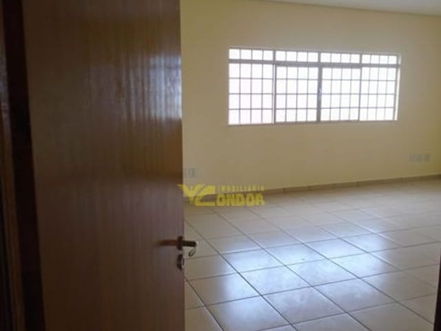 Sala para alugar, no bairro Centro em Cambé