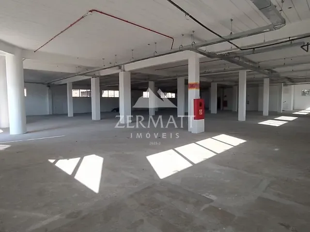 Sala com 900m², para alugar, no bairro Itoupava Central em Blumenau