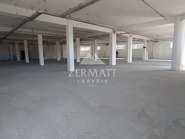 Sala com 900m², para alugar, no bairro Itoupava Central em Blumenau