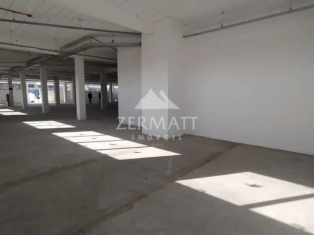 Sala com 900m², para alugar, no bairro Itoupava Central em Blumenau