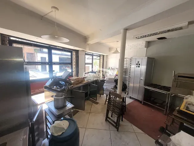 Sala com 25m², para alugar, no bairro Vila Medeiros em São Paulo