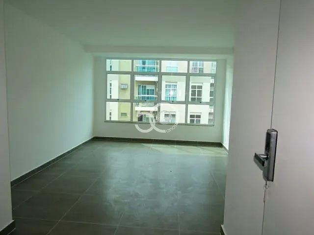 Sala com 22m², à venda ou para alugar, no bairro Taquara em Rio de Janeiro