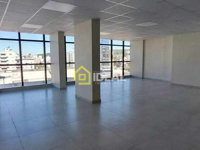 Sala à venda, no bairro Centro em Concórdia
