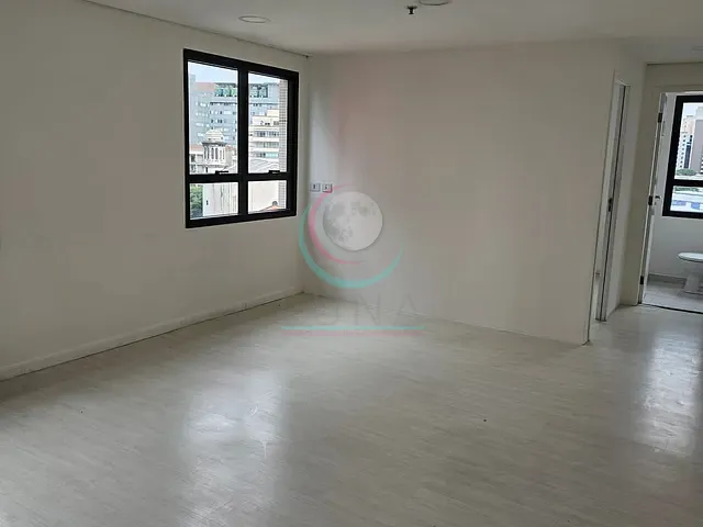 Sala à venda ou para alugar, no bairro Liberdade em São Paulo
